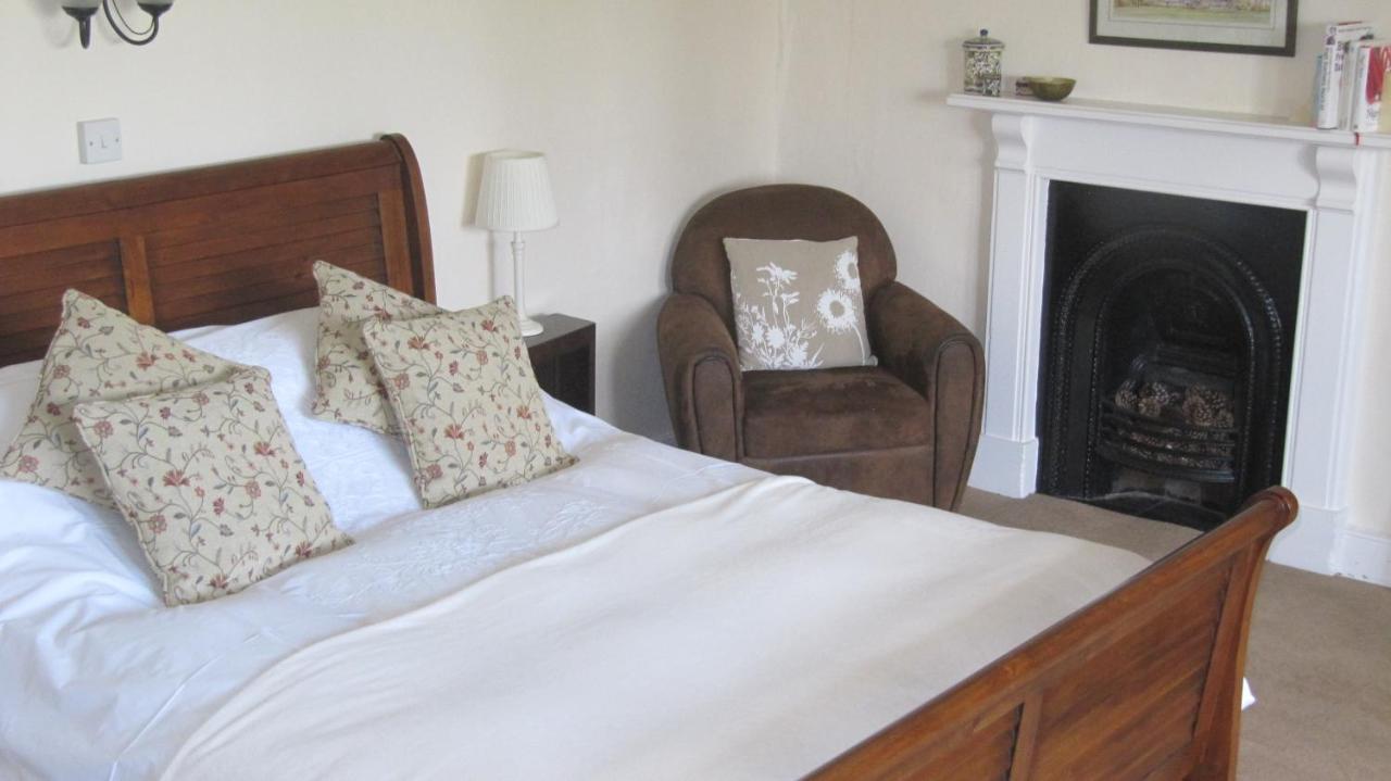 Bed and Breakfast Seymours Court Бекингтон Экстерьер фото